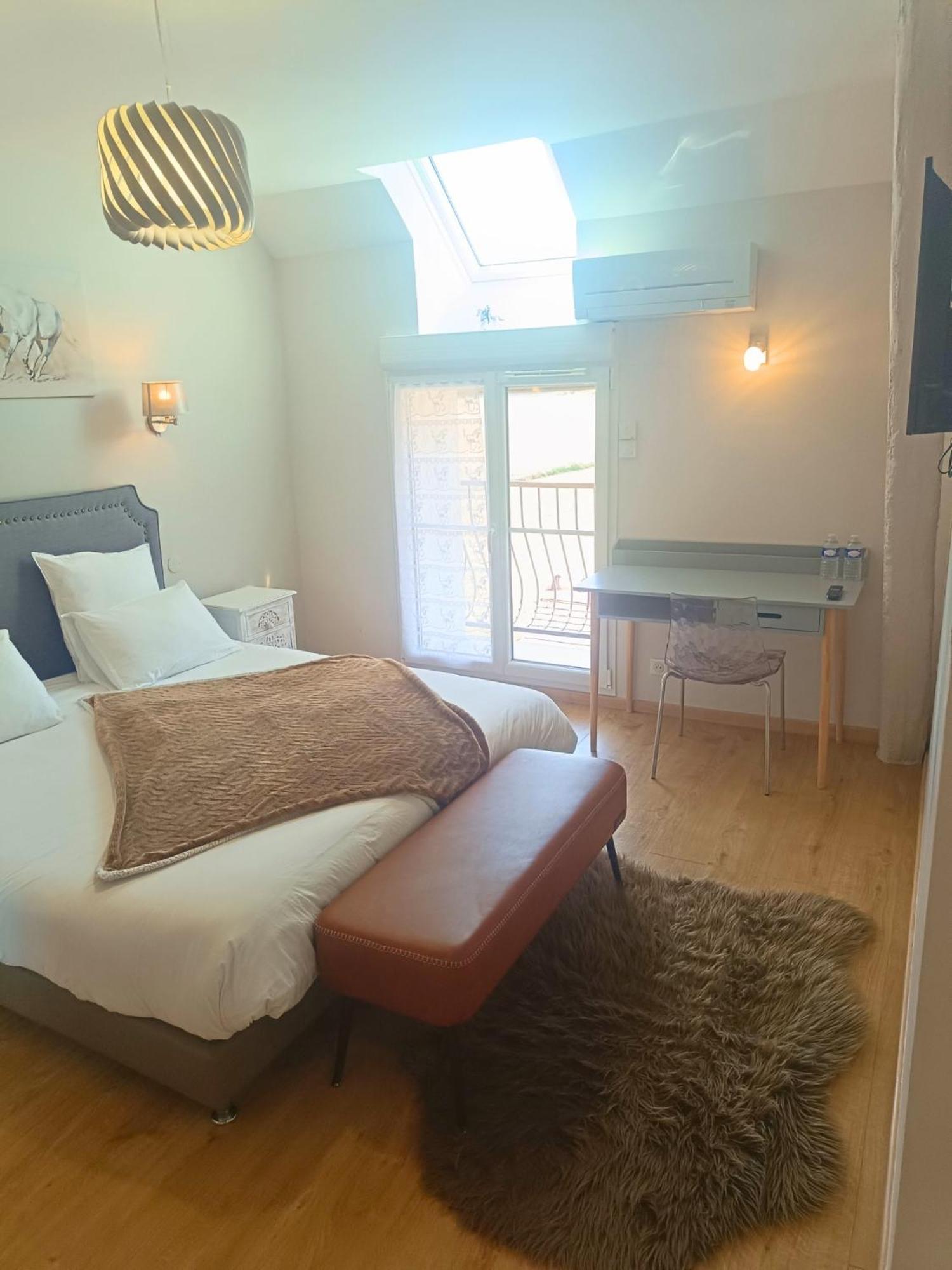 Champcenest Chambre D'Hotes Le Domaine Des Hirondelles מראה חיצוני תמונה