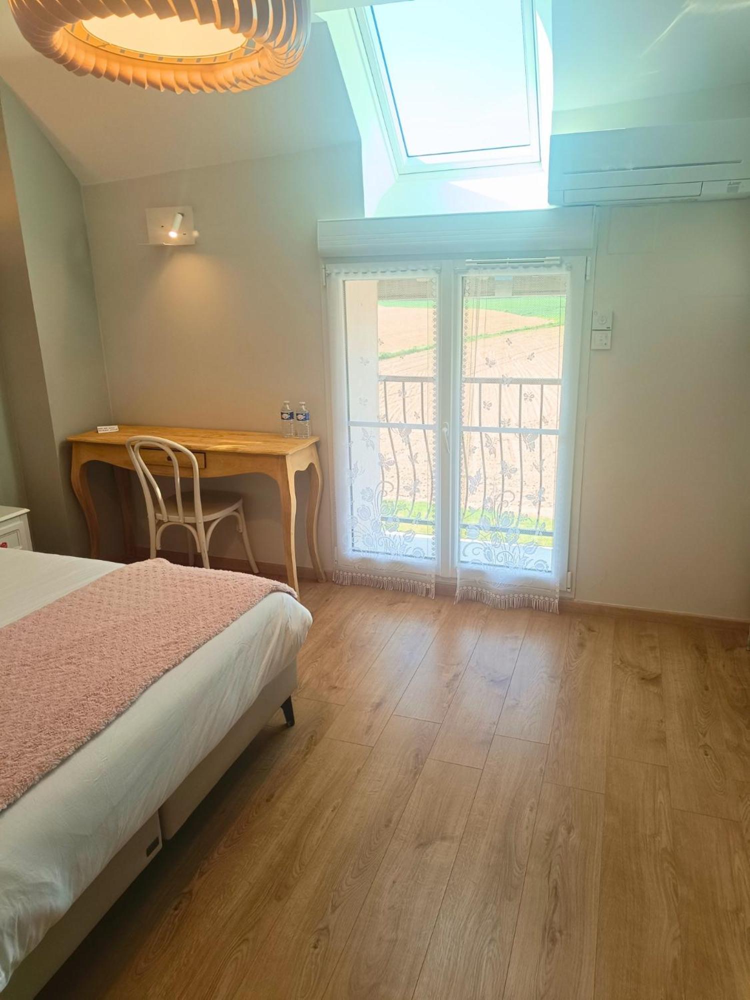 Champcenest Chambre D'Hotes Le Domaine Des Hirondelles מראה חיצוני תמונה